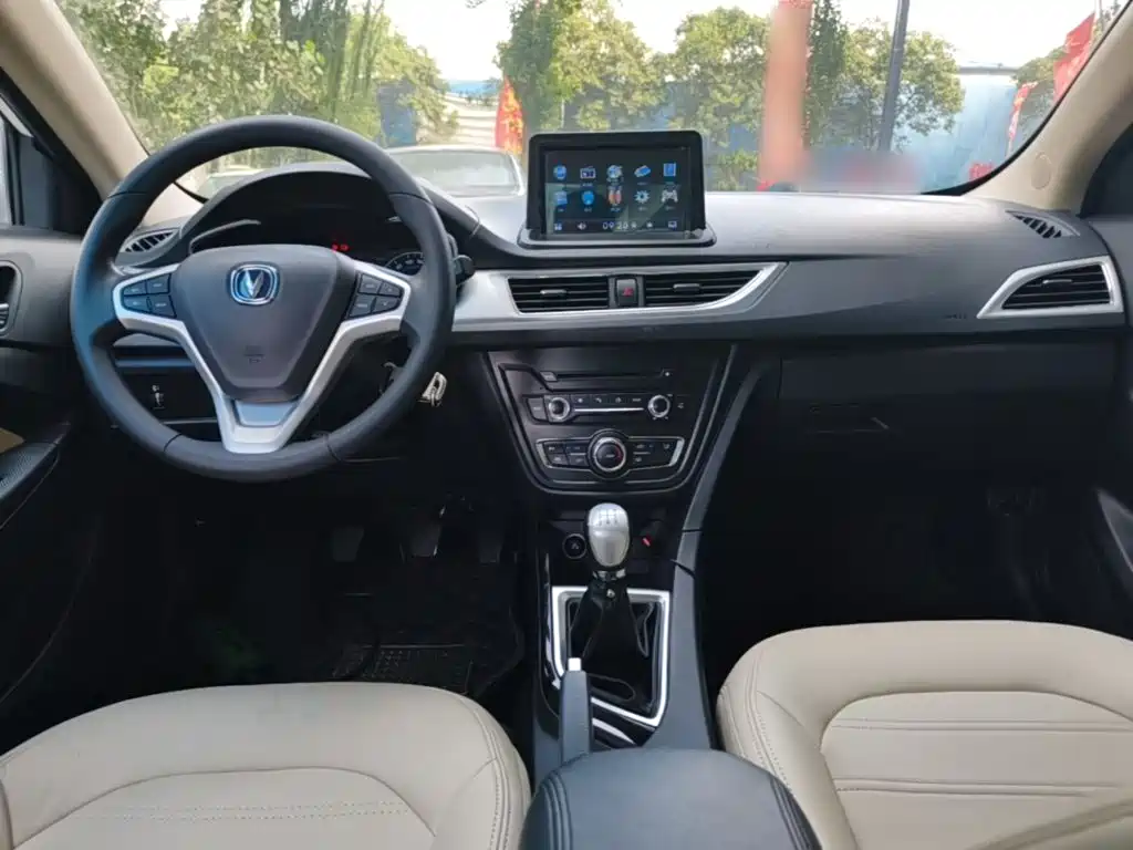 Changan Yuexiang V7 2017 — фото 10