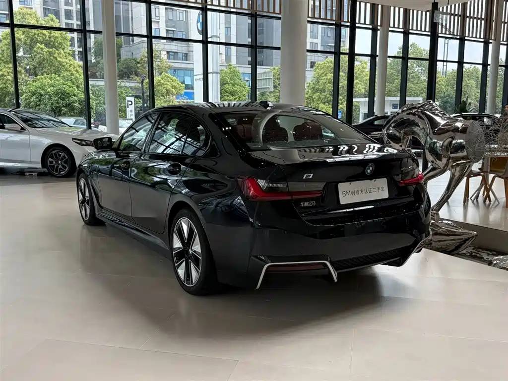 BMW i3 2024 — фото 8