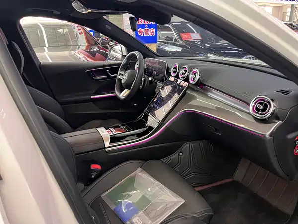 Mercedes-Benz C-Class 2024