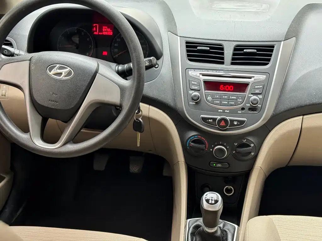 Hyundai Verna 2014 — фото 7