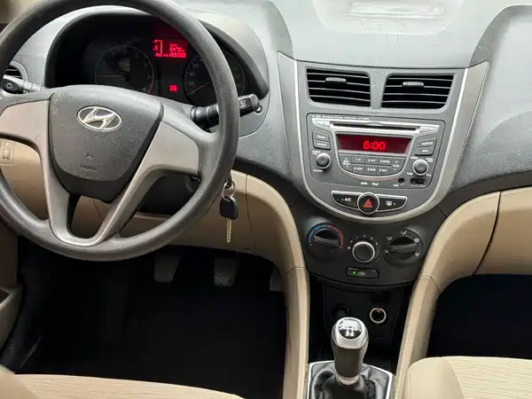 Hyundai Accent 2014