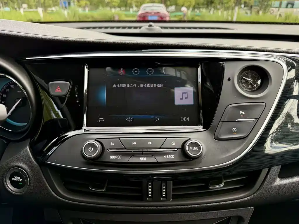 Buick Envision Plus 2017 — фото 13