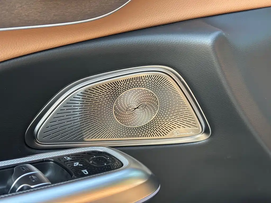 Mercedes-Benz E-Class 2025 — фото 10