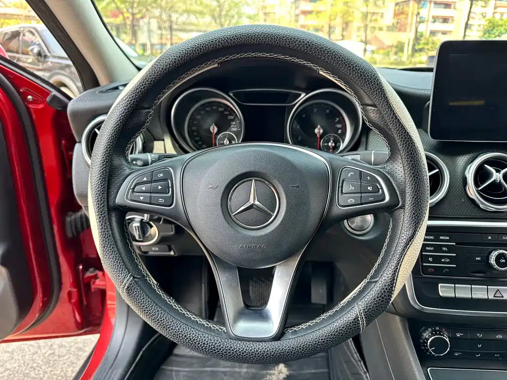 Mercedes-Benz GLA 2018 — фото 16