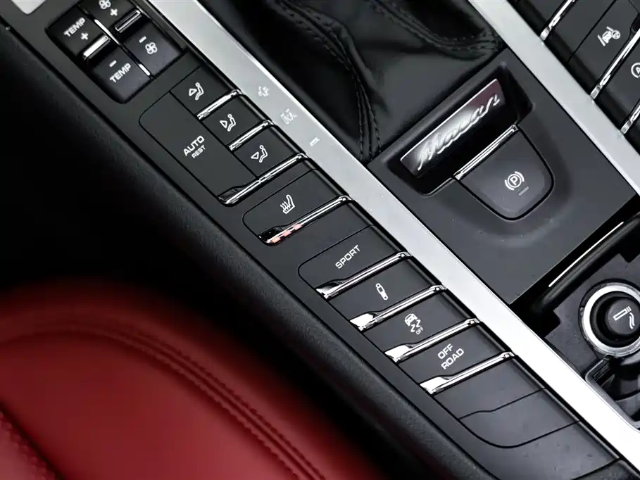 Porsche Macan 2019 — фото 16