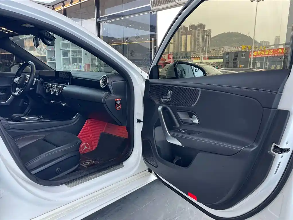 Mercedes-Benz A-Class 2021 — фото 16