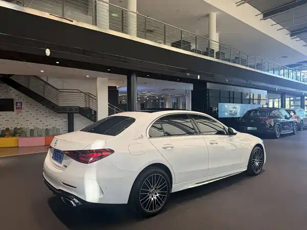 Mercedes-Benz C-Class 2025