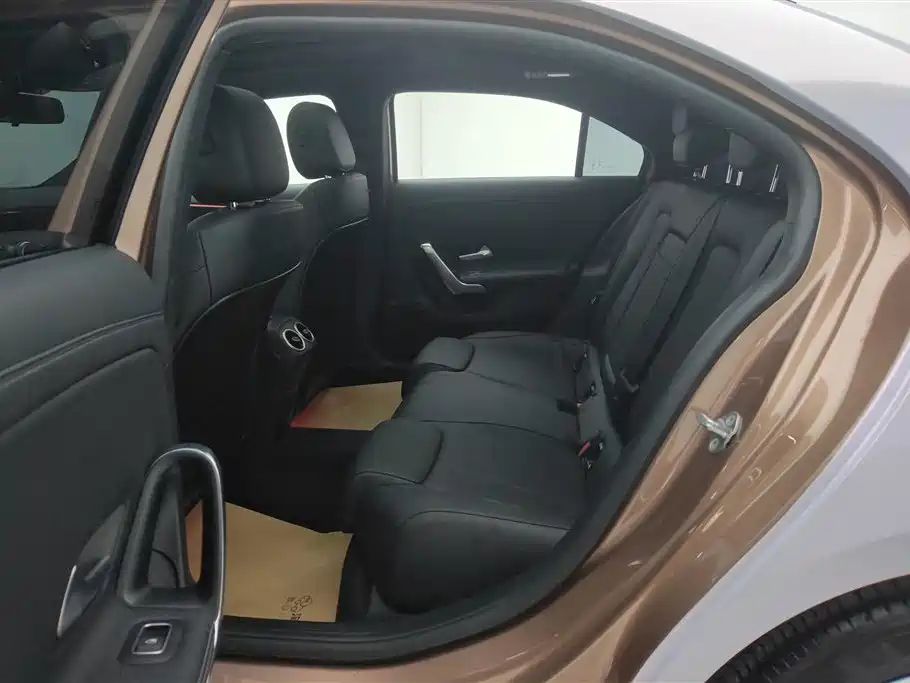 Mercedes-Benz A-Class 2023 — фото 11