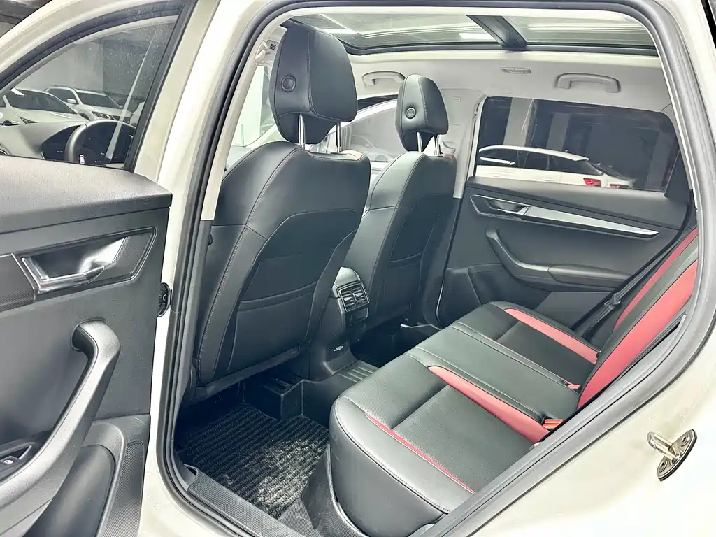 Skoda Karoq 2022 — фото 12