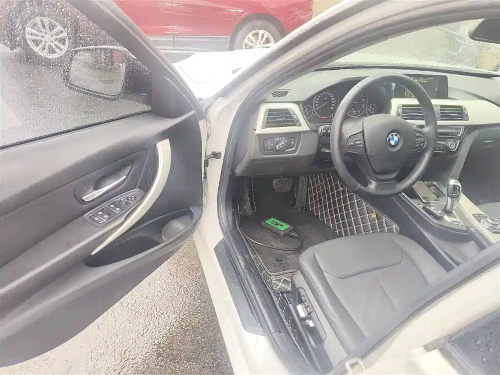 BMW 3 Series 2016 — фото 12