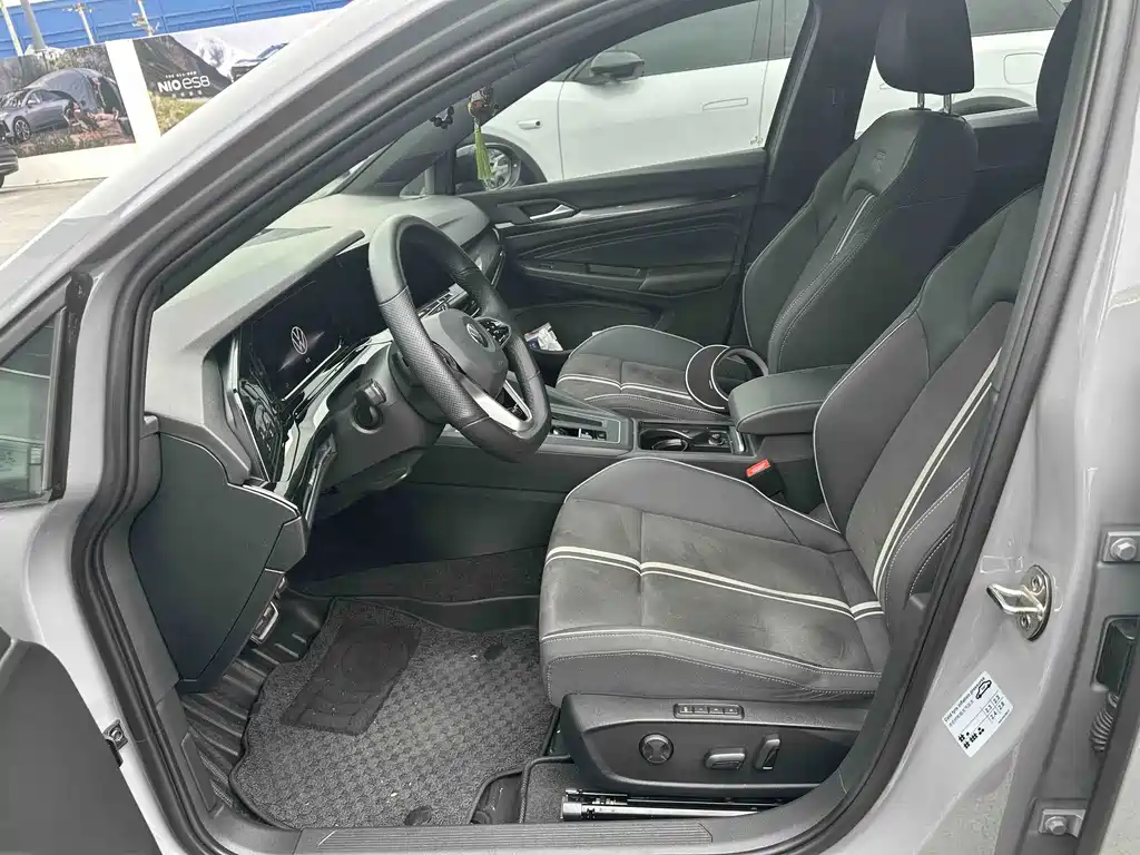 Volkswagen Golf 2023