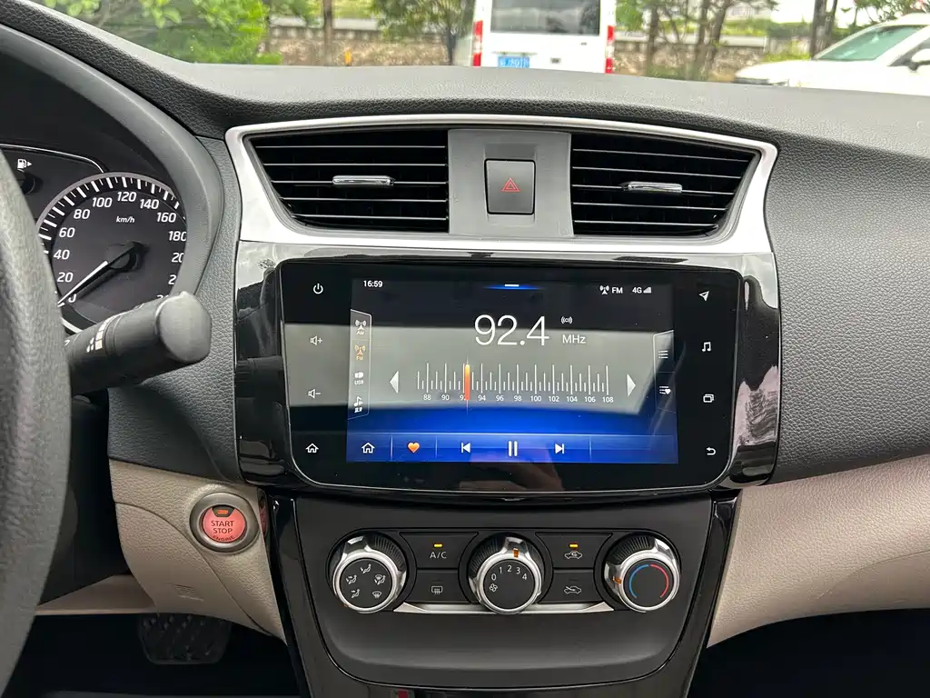 Nissan Sylphy 2019 — фото 17