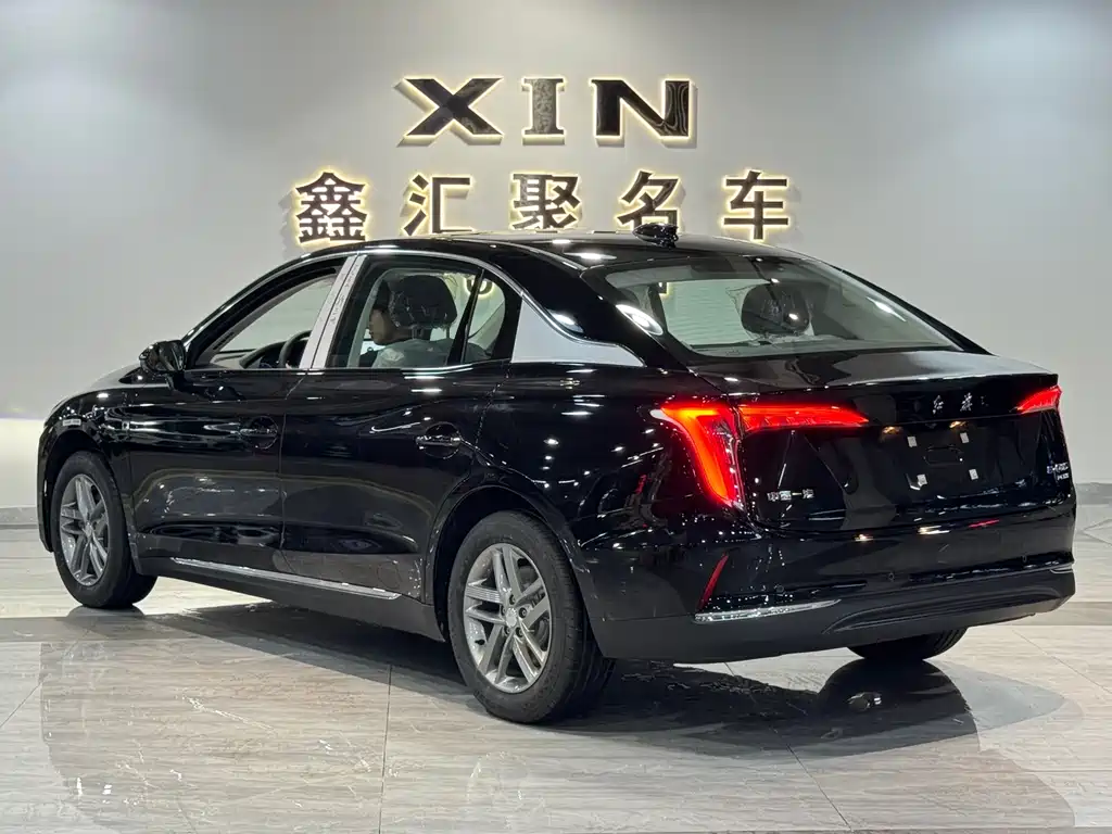 Hongqi E-QM5 — фото 6