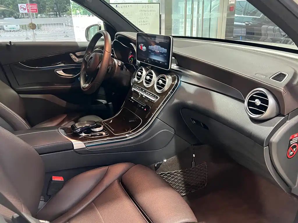 Mercedes-Benz GLC 2019 — фото 24