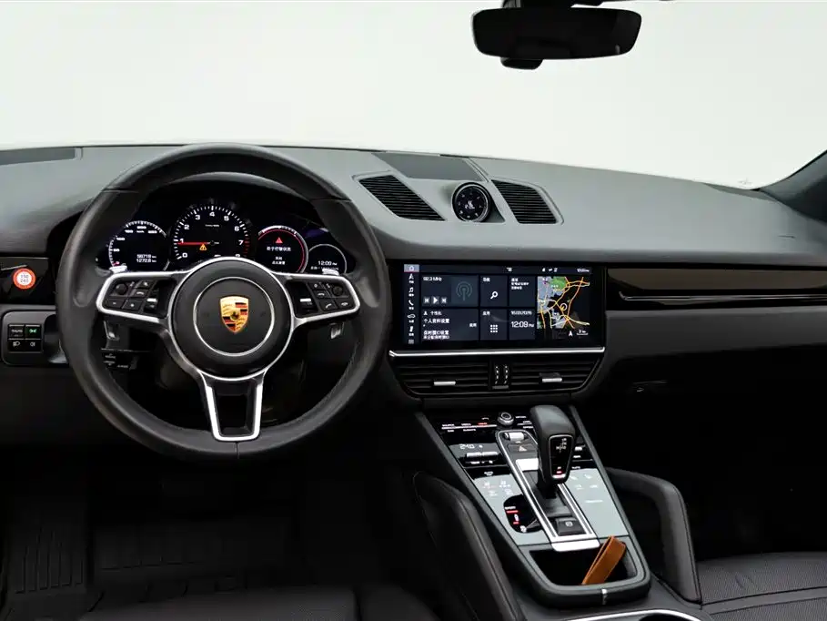 Porsche Cayenne 2018 — фото 11