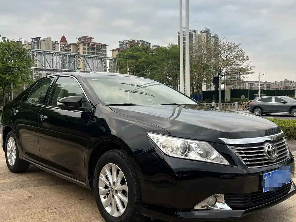 Toyota Camry 2015 — фото 3