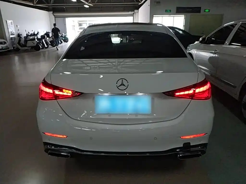 Mercedes-Benz C-Class 2025 — фото 6
