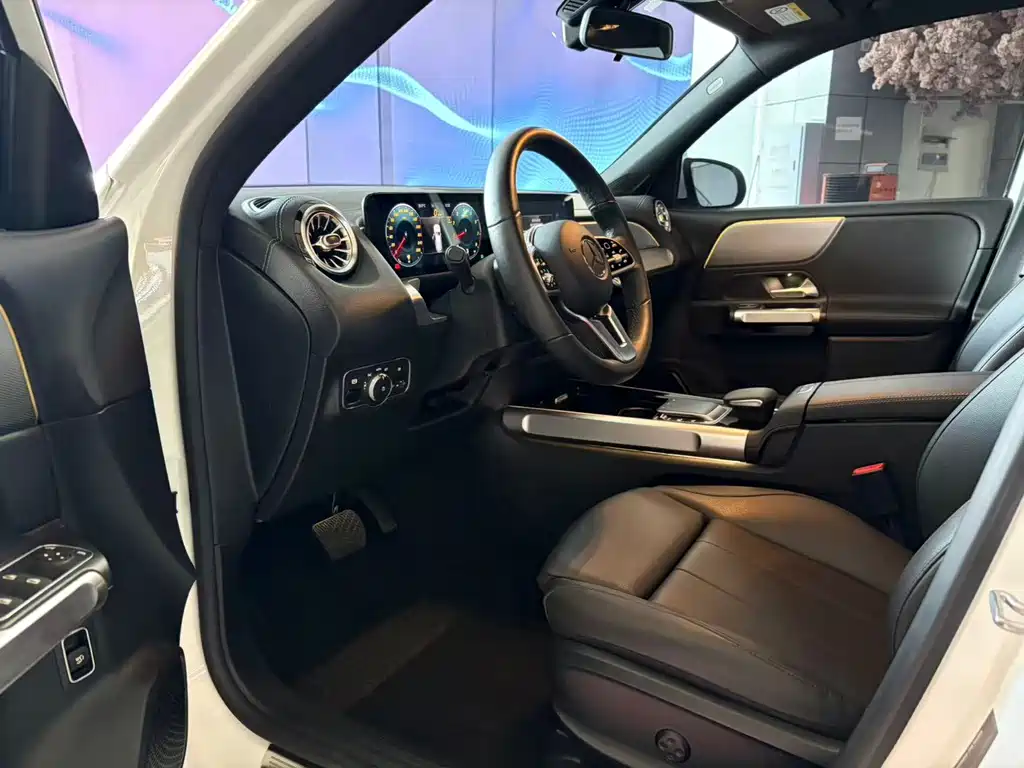 Mercedes-Benz GLB 2021 — фото 16