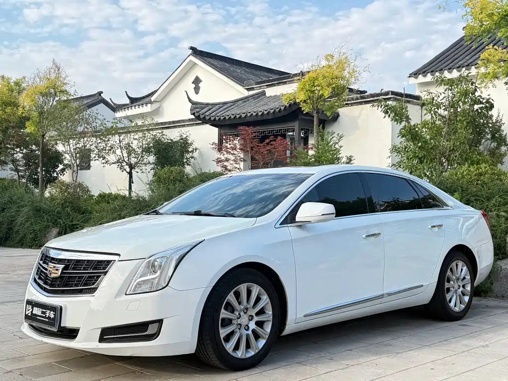 Cadillac XTS 2017 — фото 1
