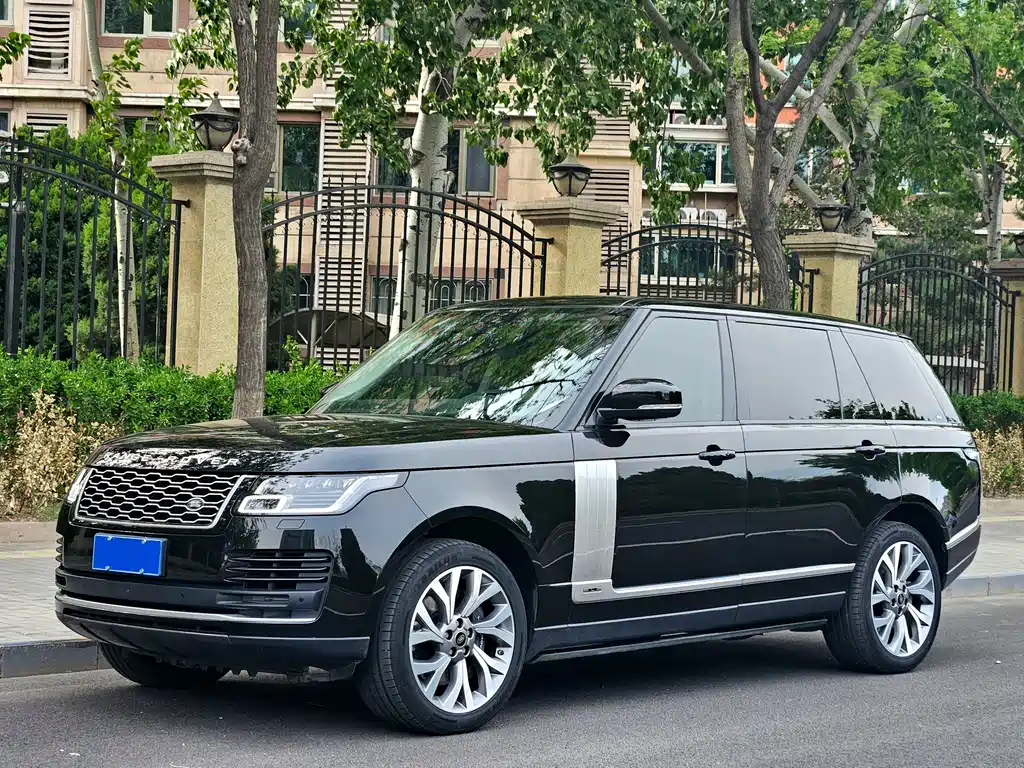 Land Rover Range Rover 2021 — фото 1