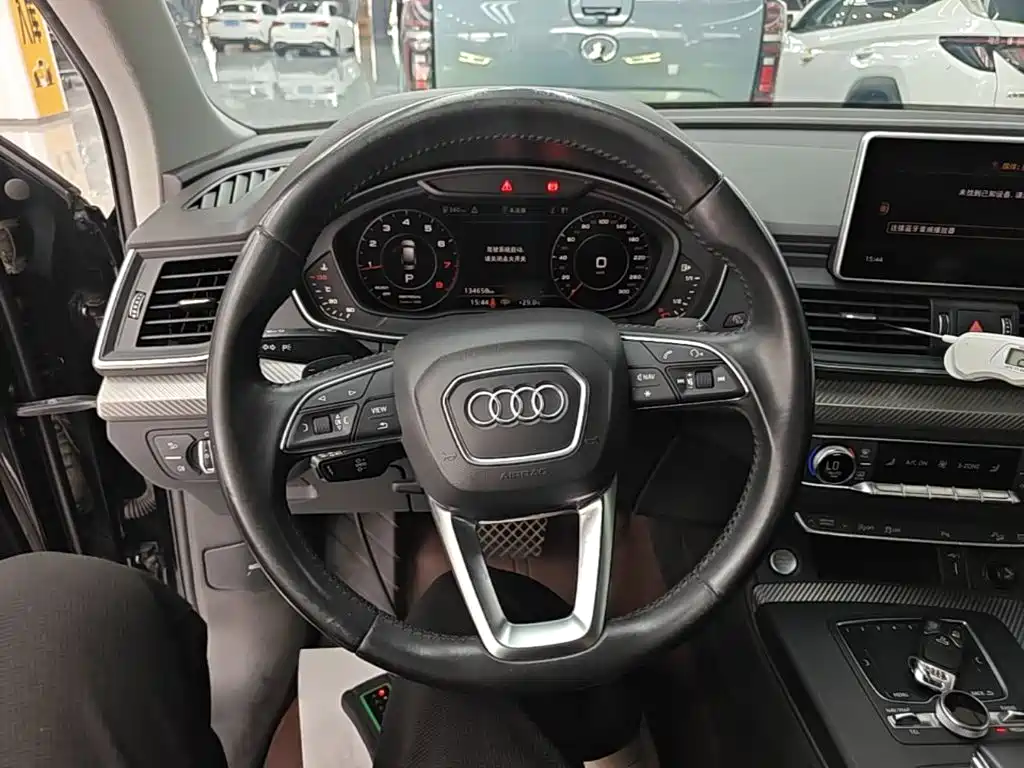 Audi Q5L 2019 — фото 11