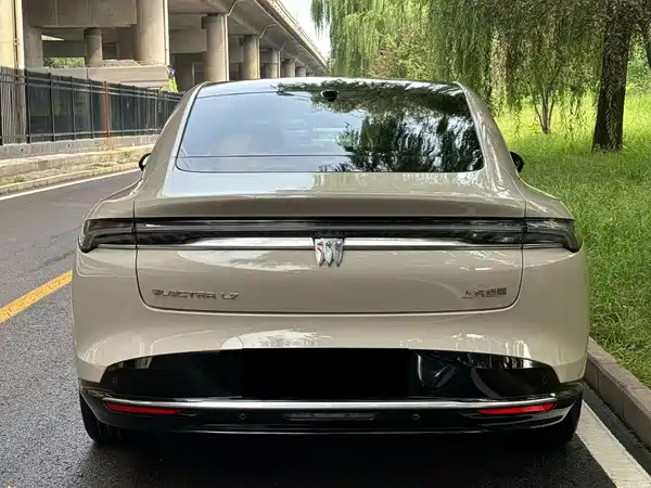 Buick Zhijing L7 2025