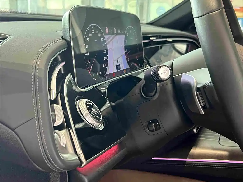 Mercedes-Benz E-Class 2025 — фото 20