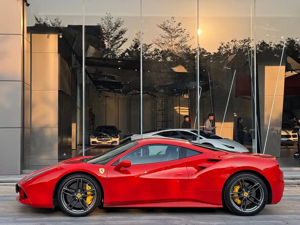 Ferrari 488 2018 — фото 3