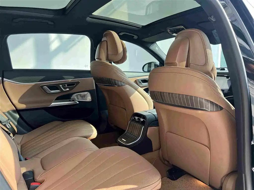 Mercedes-Benz E-Class 2025 — фото 36