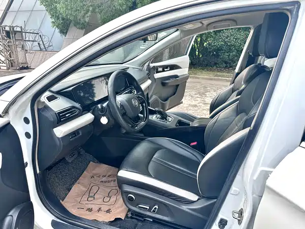 Dongfeng E70 2021