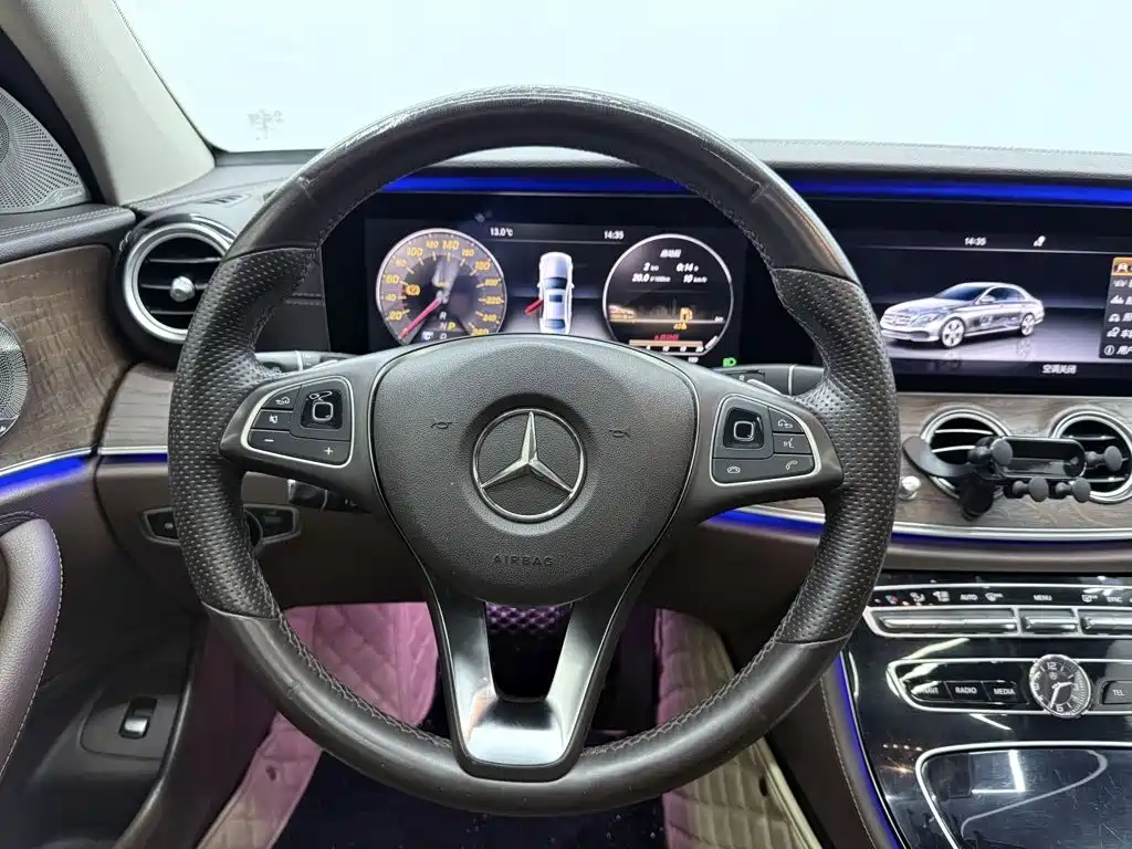 Mercedes-Benz E-Class 2016 — фото 18