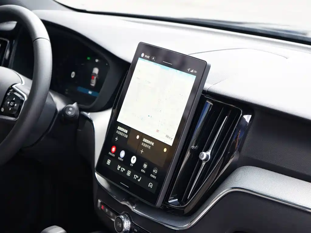 Volvo XC60 2025 — фото 12
