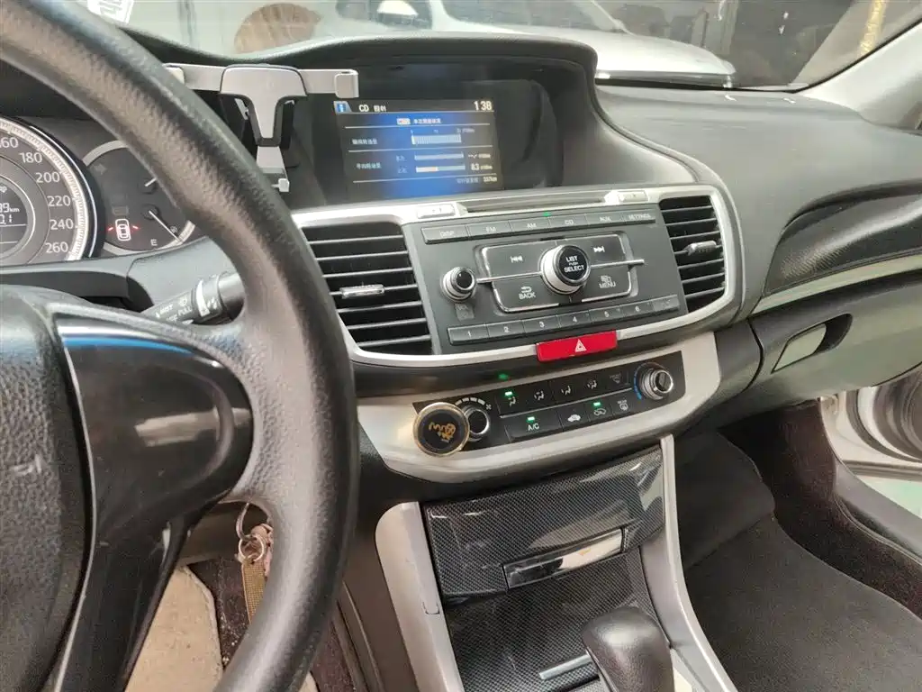 Honda Accord 2014 — фото 13