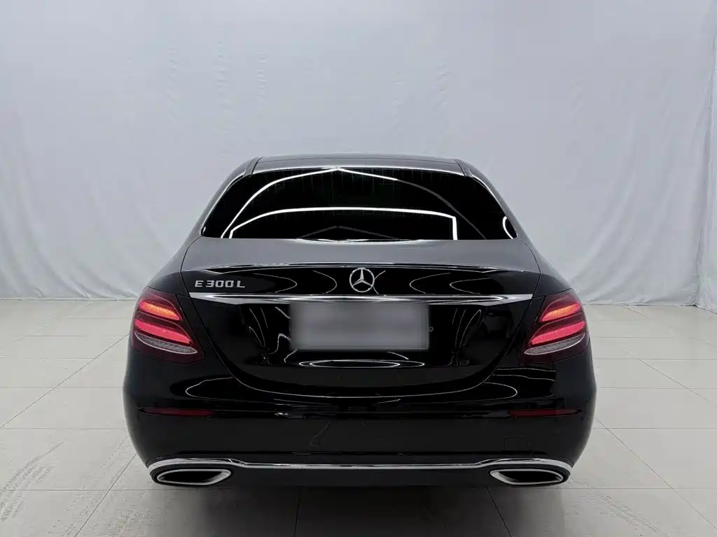 Mercedes-Benz E-Class 2016 — фото 9