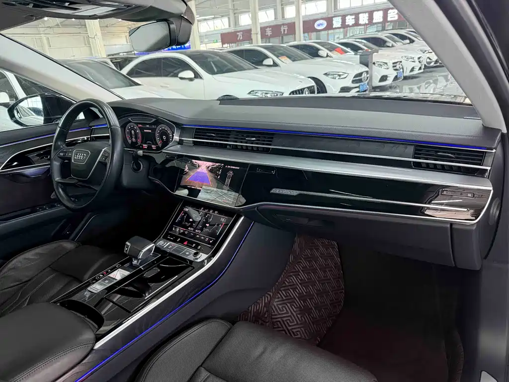 Audi A8 2020 — фото 19