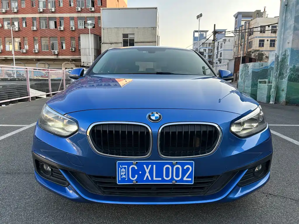 BMW 1 Series 2018 — фото 1