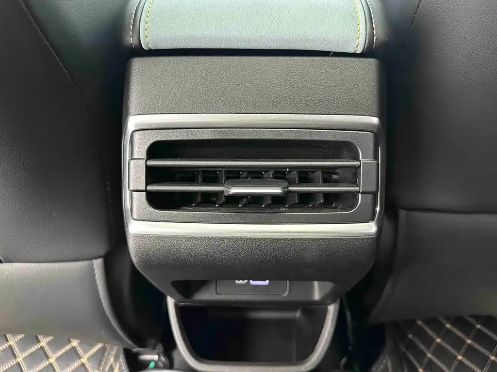 Geely Emgrand L 2022 — фото 13