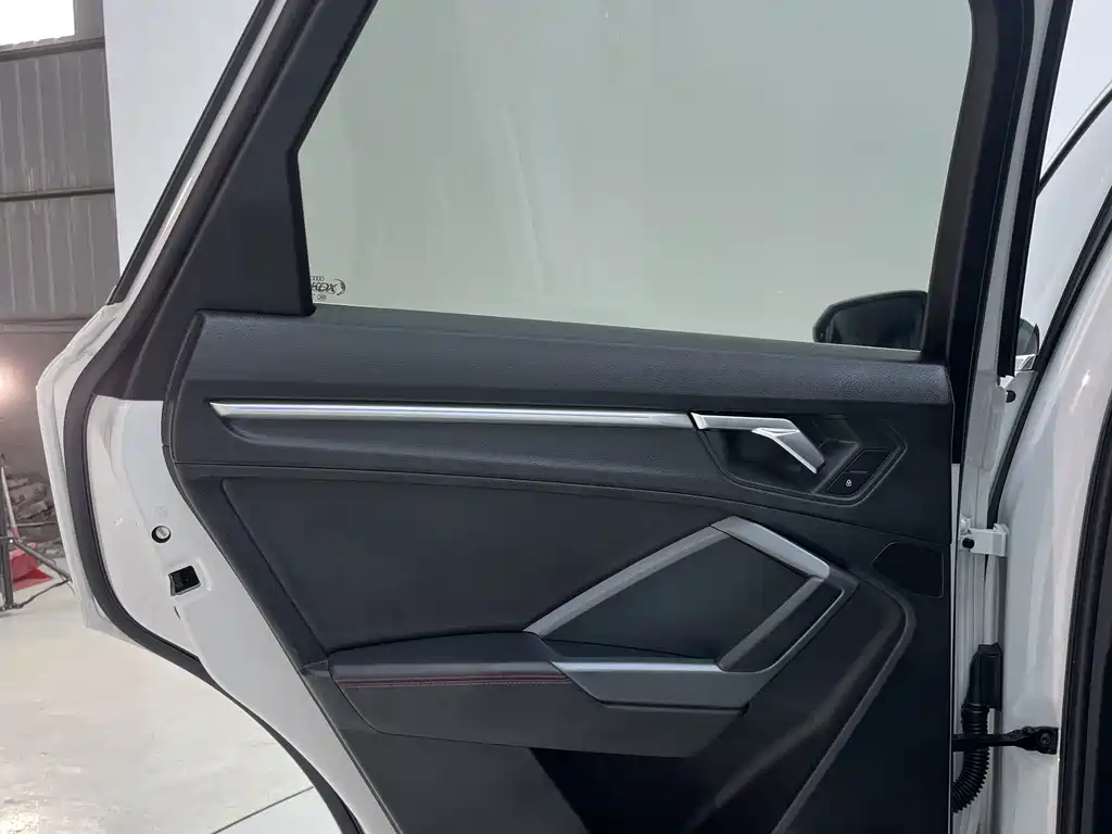 Audi Q3 2023 — фото 21