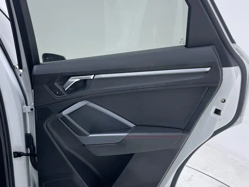 Audi Q3 2023 — фото 26