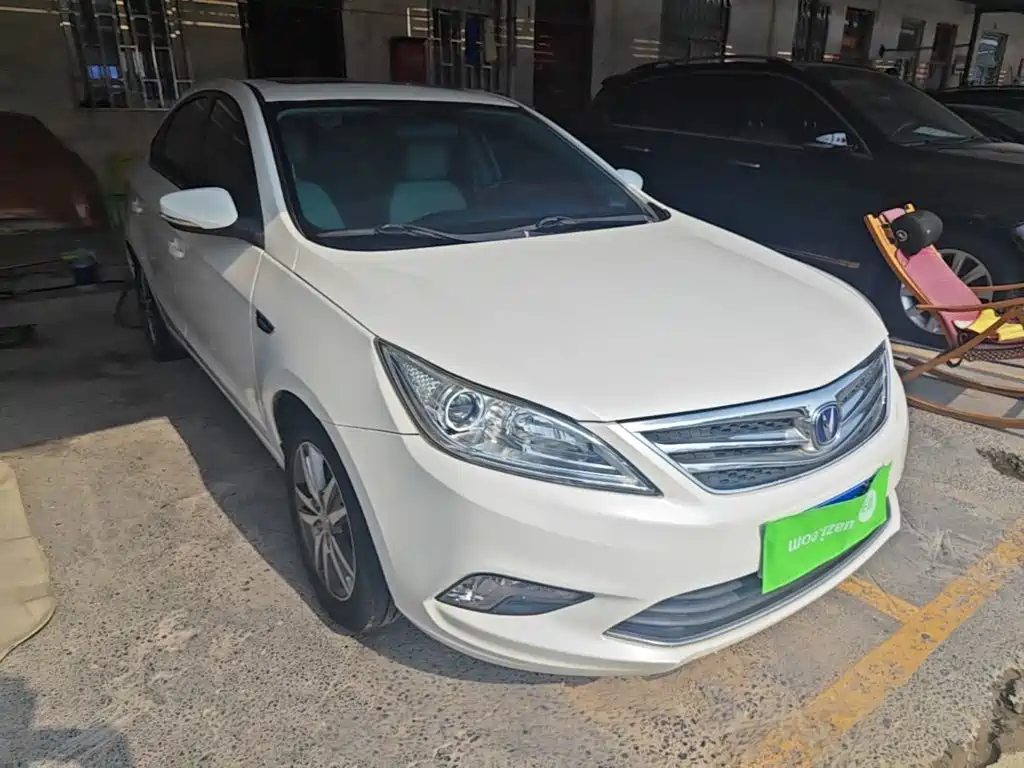 Changan Eado 2015 — фото 4