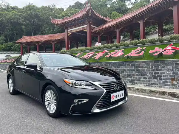 Lexus ES 2015