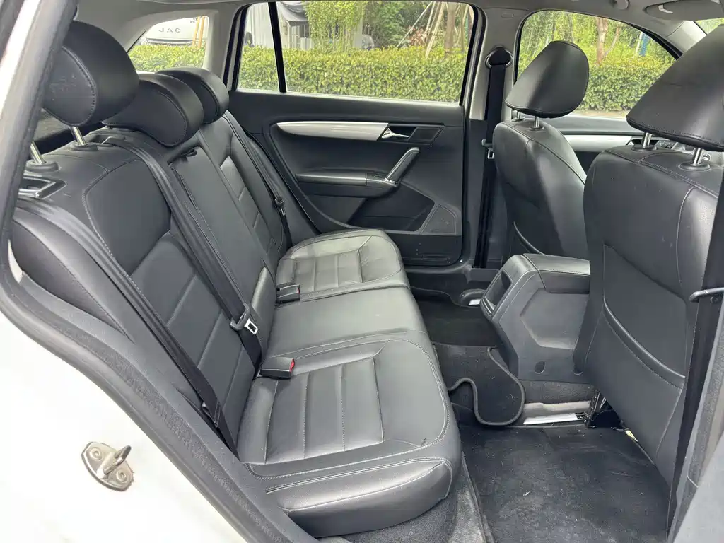 Volkswagen Gran Lavida 2015 — фото 11