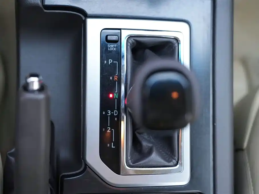 Toyota Prado 2015 — фото 12