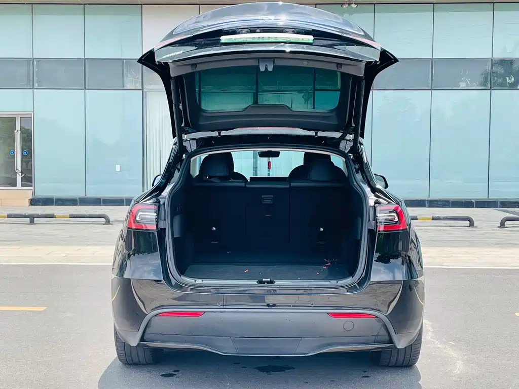 Tesla Model Y 2022 — фото 10
