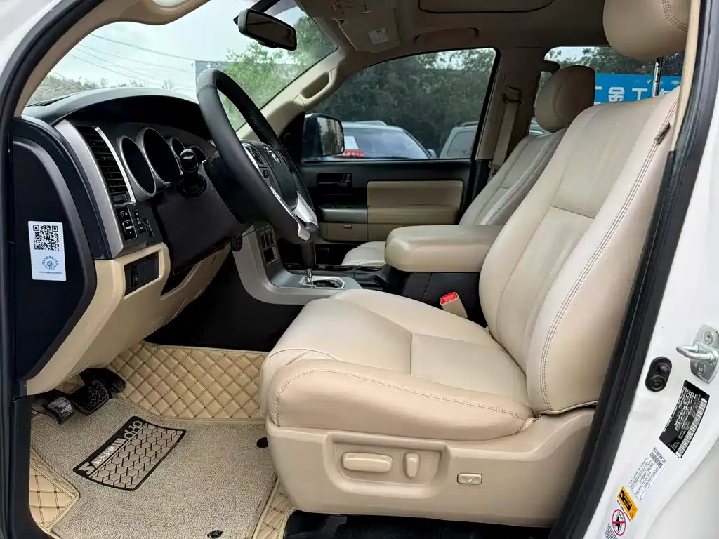 Toyota Sequoia 2017 — фото 4