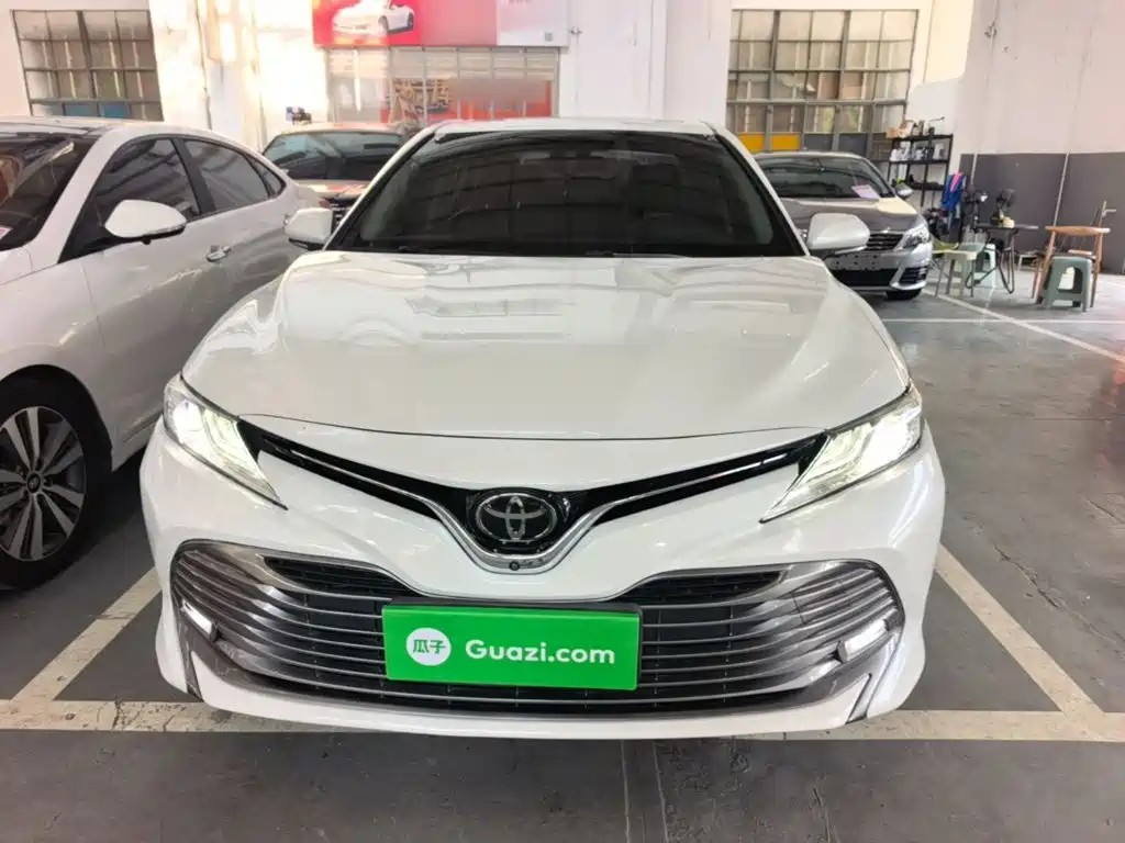Toyota Camry 2019 — фото 3