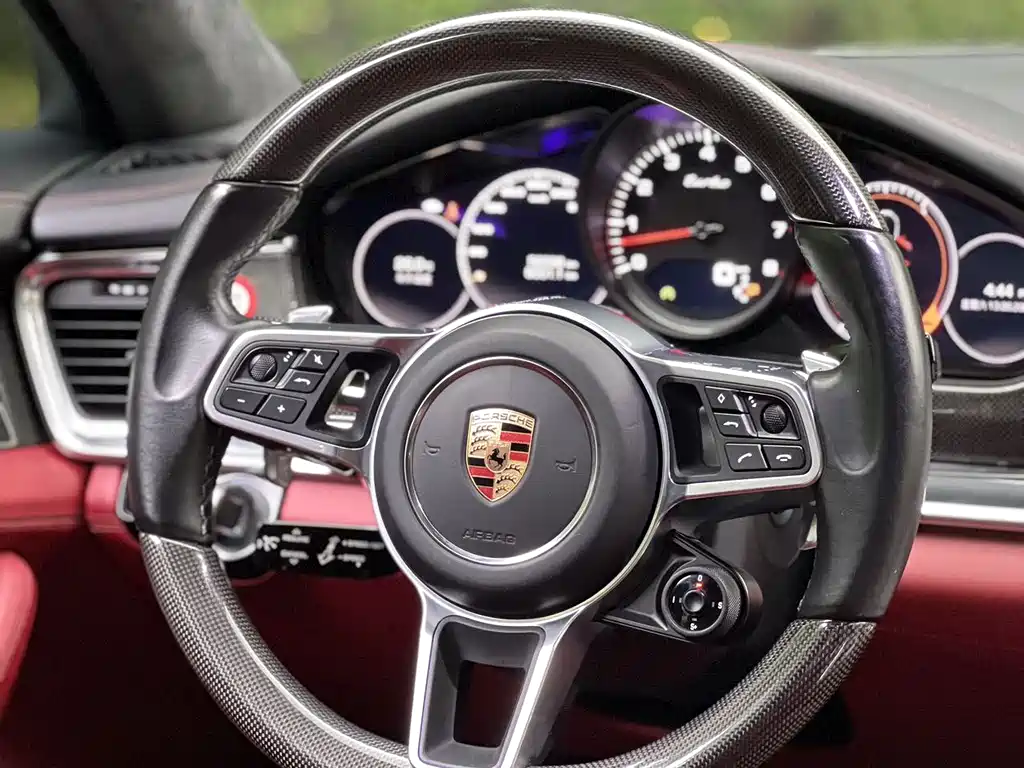 Porsche Panamera 2017 — фото 16