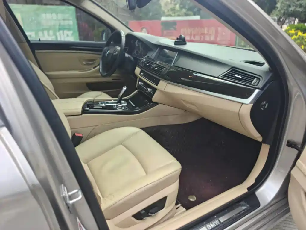 BMW 5 Series 2013 — фото 14