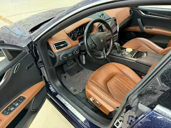 Maserati Ghibli 2021