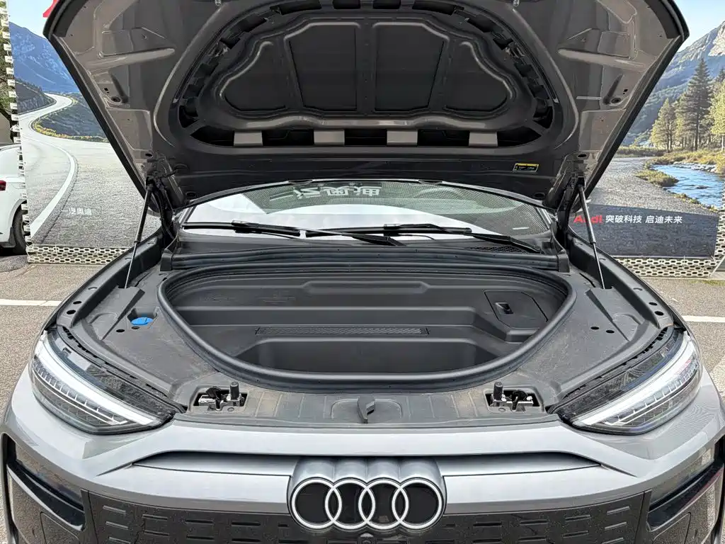 Audi Q6L E-Tron 2025 — фото 6